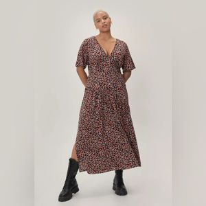 Nasty Gal - Floral V Neck Midi Dress (Plus)